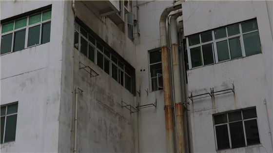 暴雨又又叒叕來報到 深圳坪山小區(qū)外墻涂料滲水如何應對