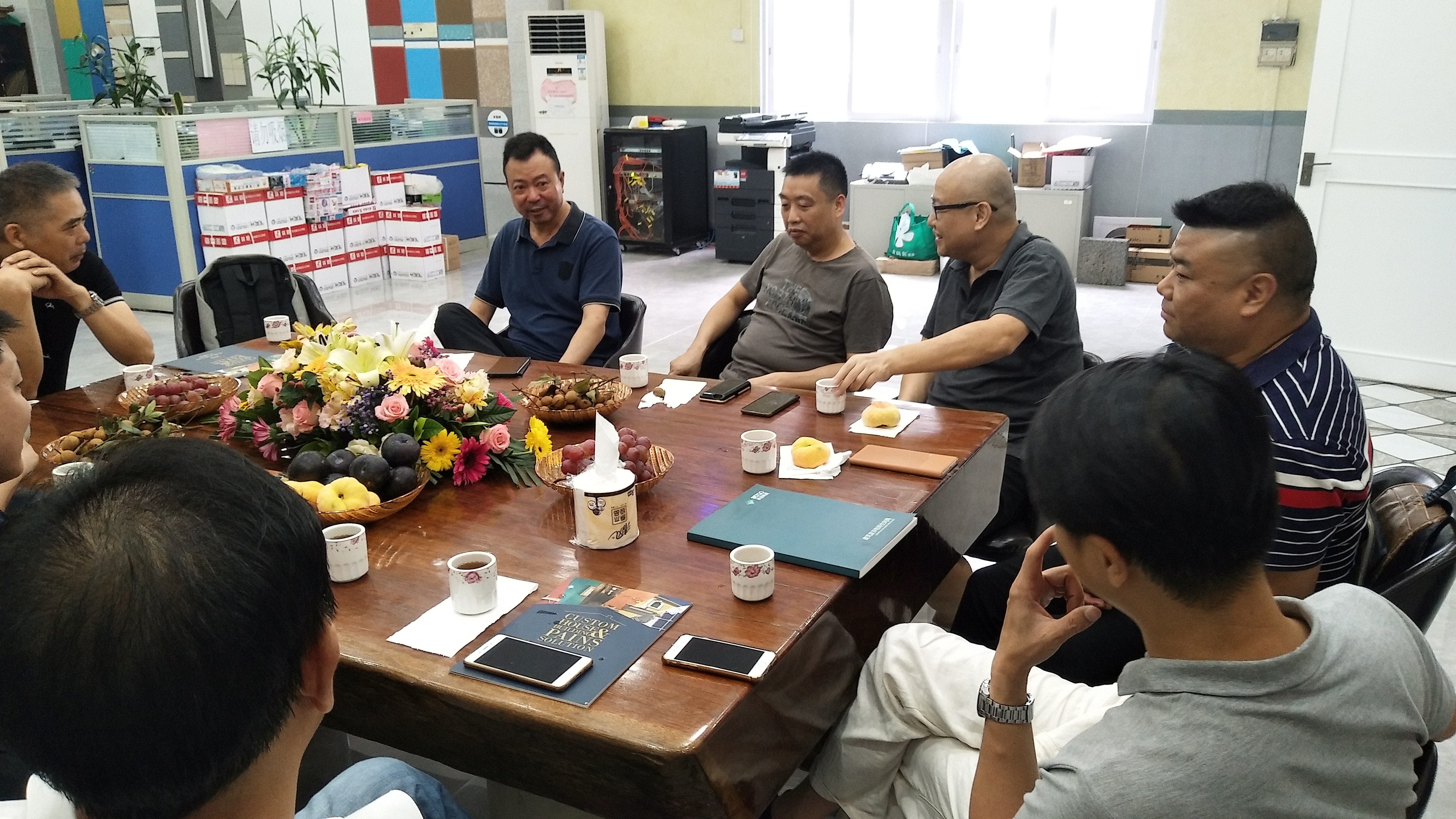 設(shè)計(jì)系“黃埔軍校”集美成員到數(shù)碼彩公司考察