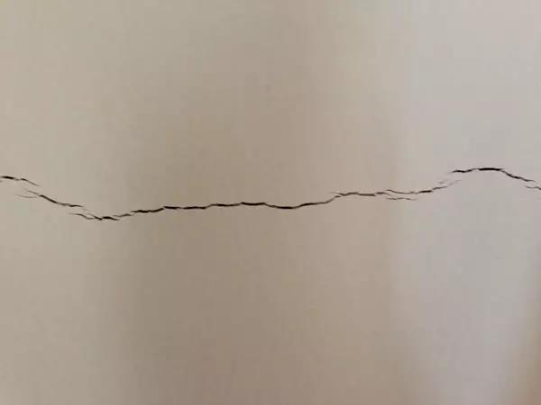 墻面開(kāi)裂處理方法