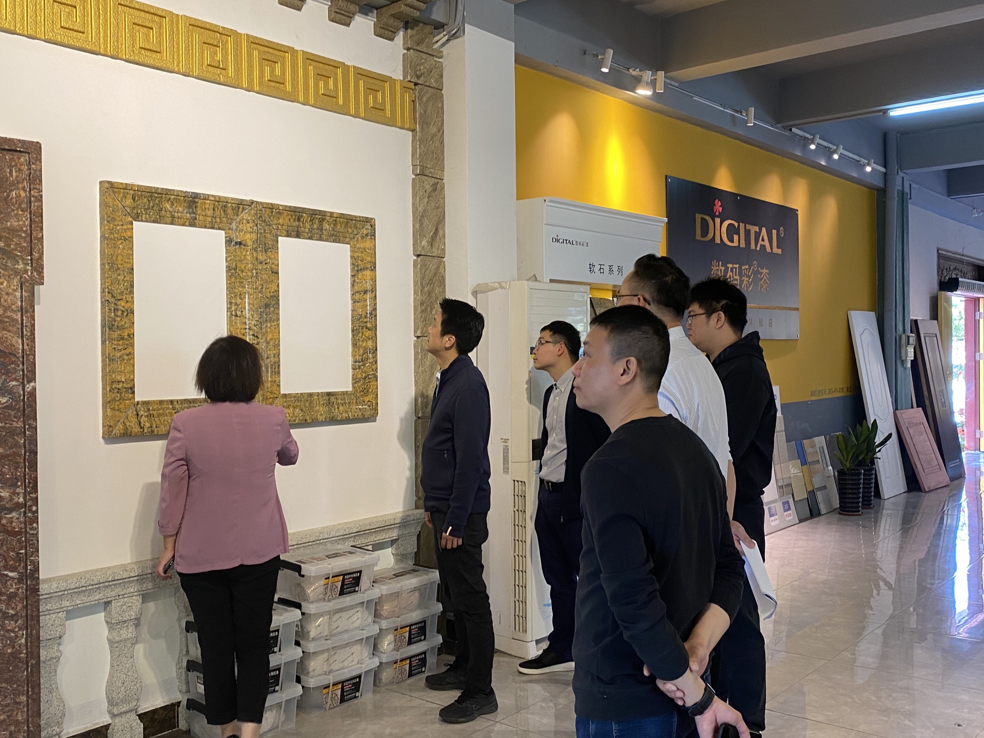 數(shù)碼彩要聞|杏壇鎮(zhèn)鎮(zhèn)長到數(shù)碼彩企業(yè)走訪。